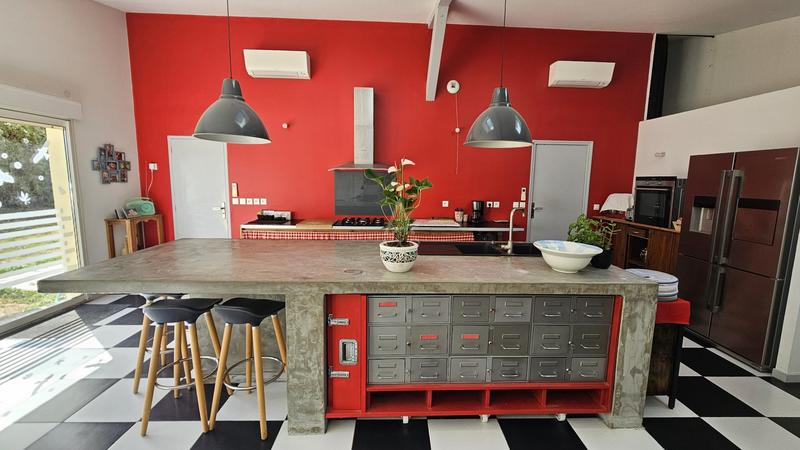 Maison - 213 m² - 6 pièces