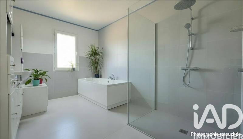 Maison - 295 m² - 10 pièces