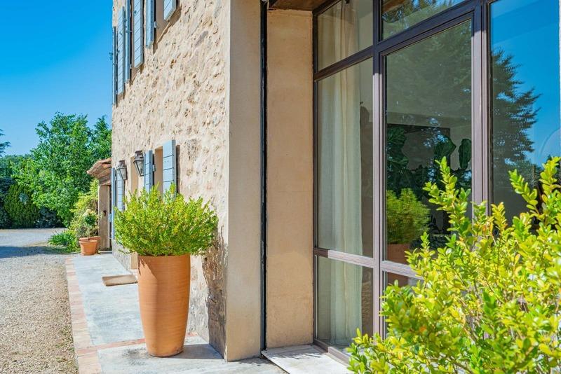 Mas - 200 m² - 6 pièces