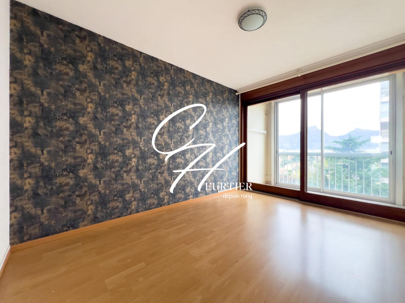 Appartement - 98 m² - 4 pièces