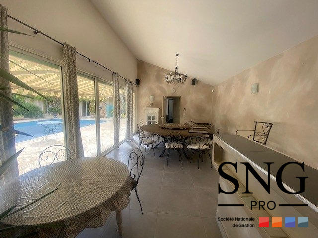 Maison - 293 m² - 5 pièces