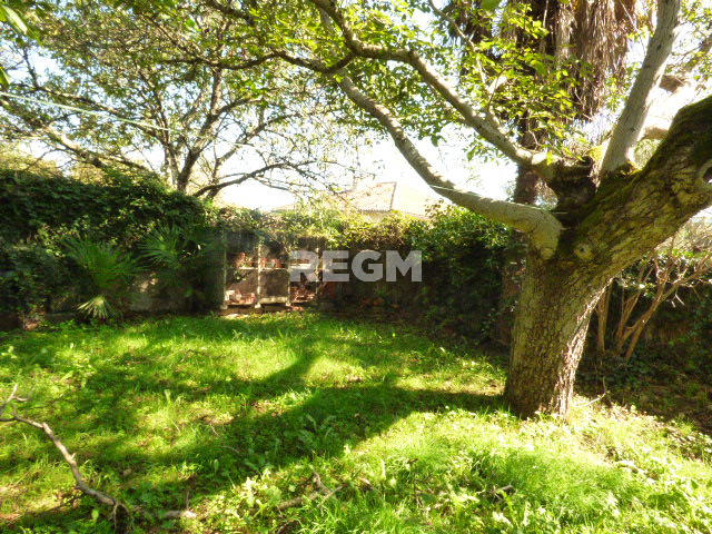 Maison - 330 m² - 12 pièces