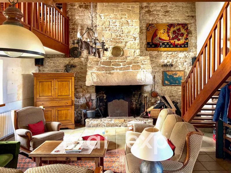 Maison ancienne - 236 m² - 8 pièces