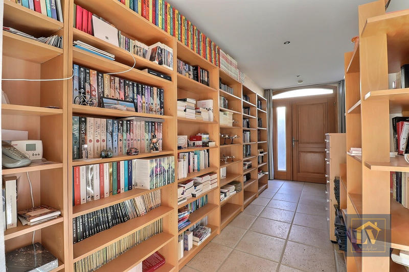 Villa - 181 m² - 6 pièces