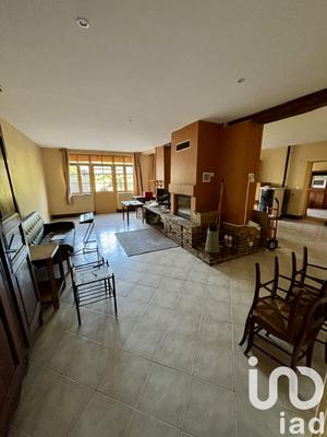 Maison - 245 m² - 12 pièces