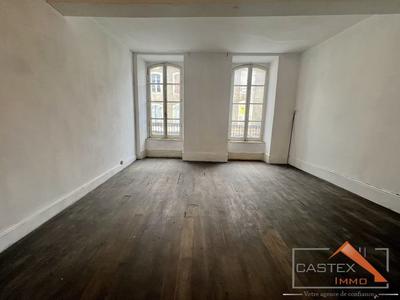 Maison de village - 287 m² - 11 pièces