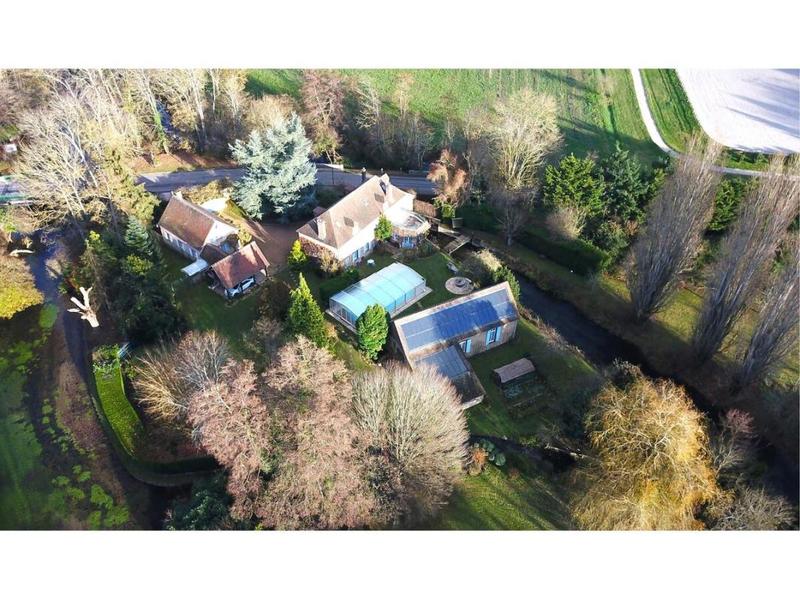 Propriété - 383 m² - 12 pièces