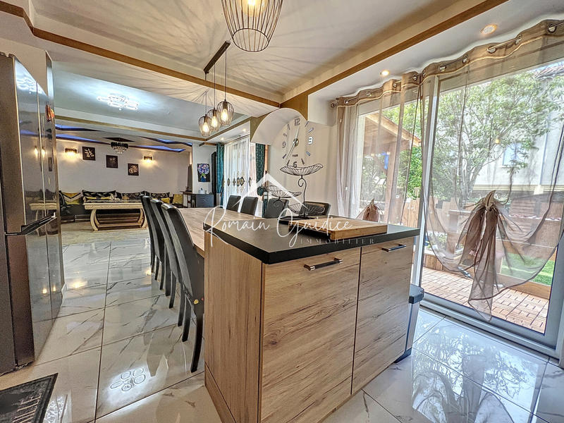 Maison - 135 m² - 6 pièces