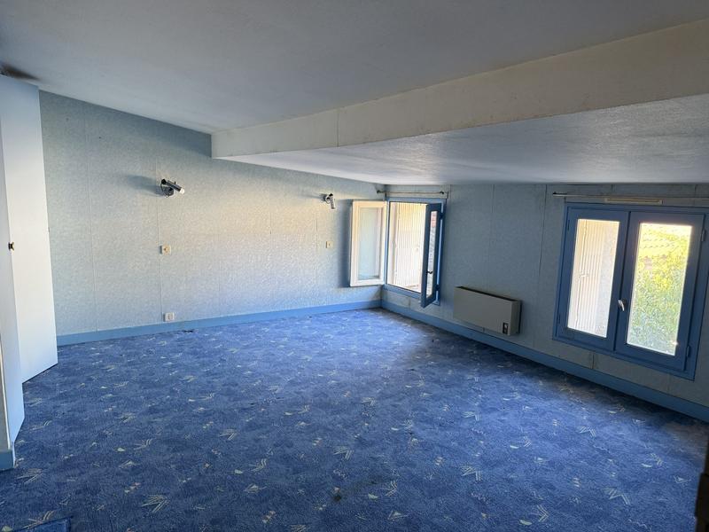 Maison - 329 m² - 13 pièces