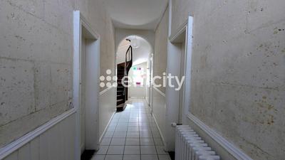 Maison - 201 m² - 7 pièces