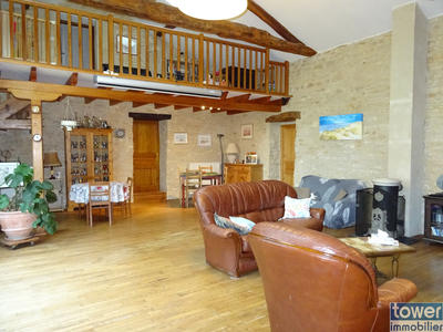 Maison de village - 330 m² - 9 pièces