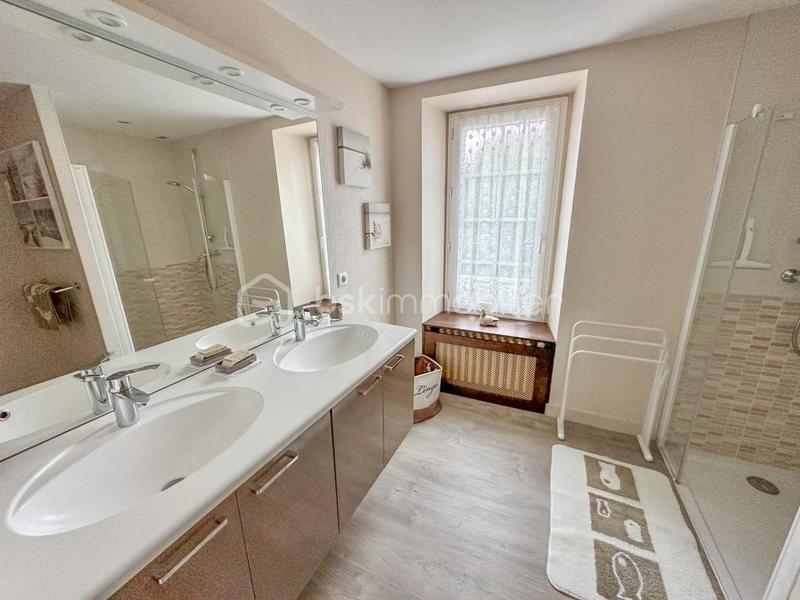 Maison - 181 m² - 6 pièces