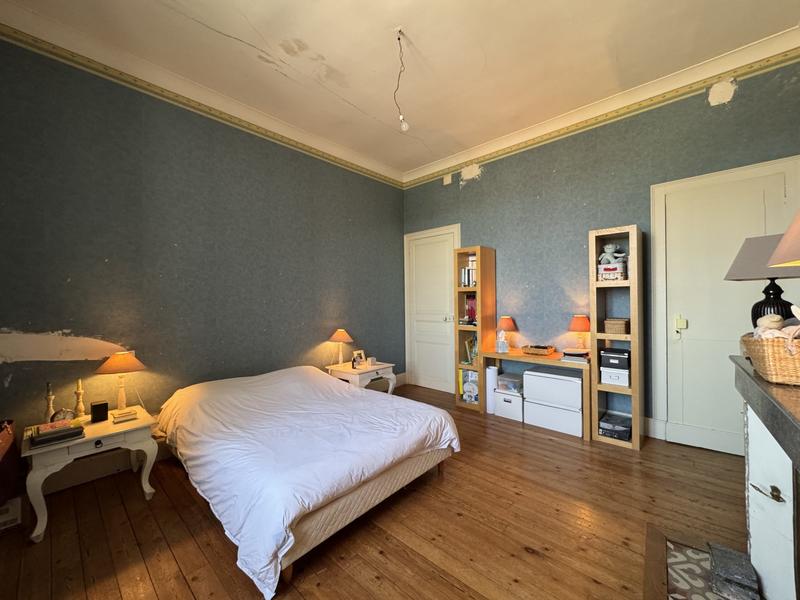 Maison - 225 m² - 7 pièces