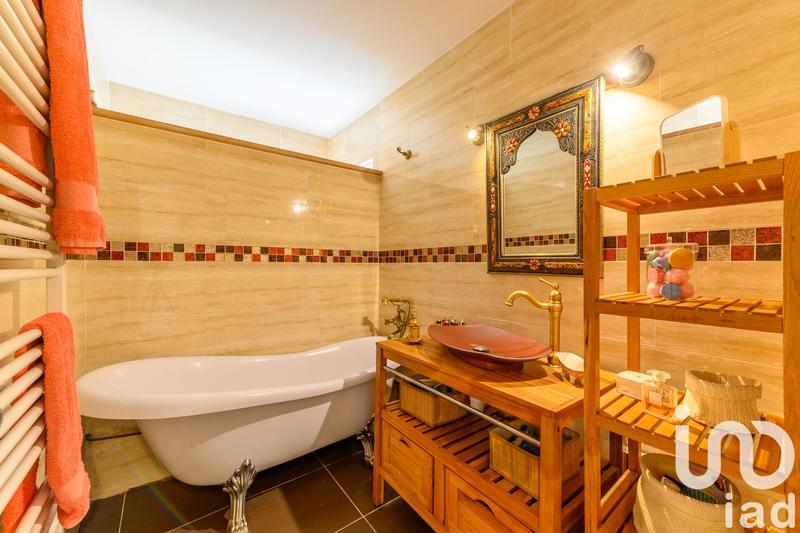 Maison - 90 m² - 5 pièces