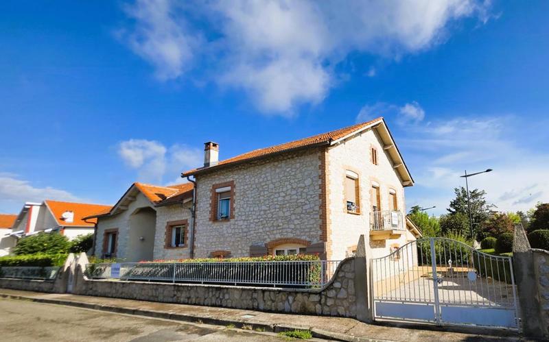 Maison de ville - 199 m² - 7 pièces