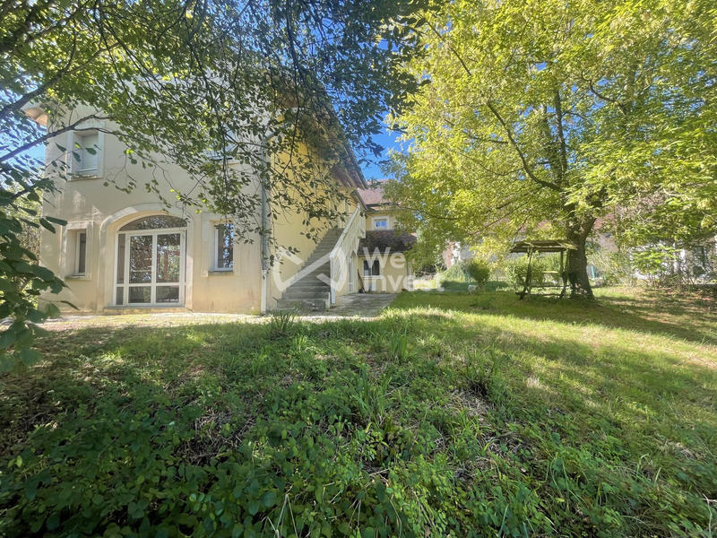 Maison - 477 m² - 15 pièces