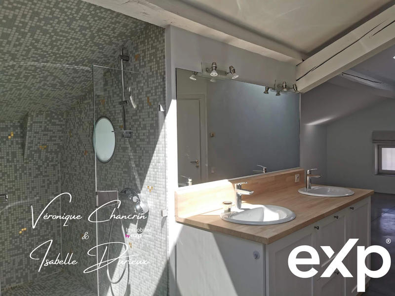 Loft - 181 m² - 5 pièces