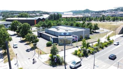 Local d'activités - 990 m²