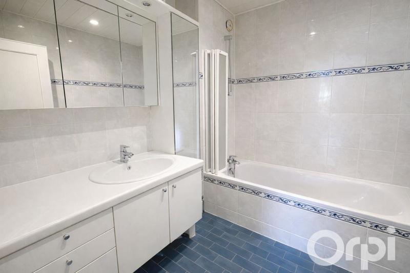 Appartement - 92 m² - 4 pièces