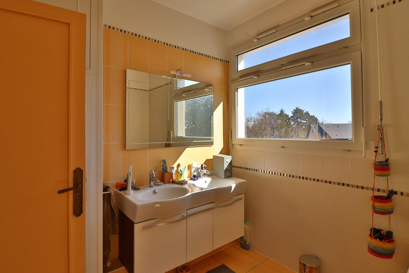 Maison - 220 m² - 7 pièces