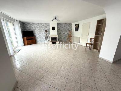 Maison - 150 m² - 5 pièces