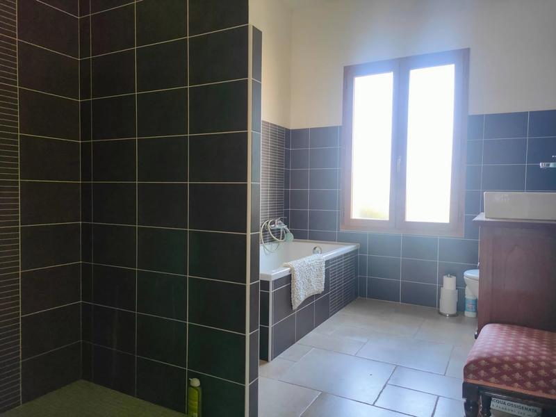 Maison - 243 m² - 9 pièces