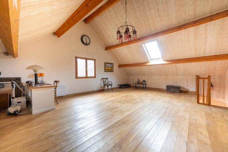 Propriété - 210 m² - 7 pièces