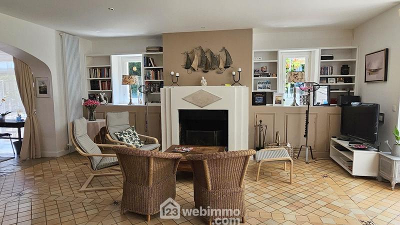 Maison - 322 m² - 11 pièces