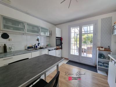 Maison - 200 m² - 6 pièces