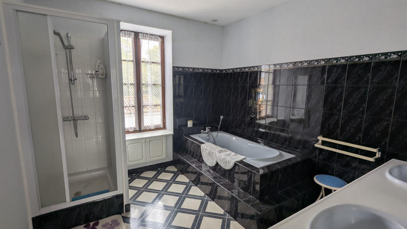 Maison - 167 m² - 7 pièces