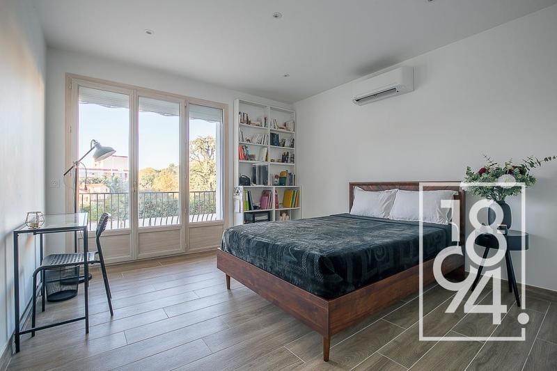 Maison - 280 m² - 7 pièces