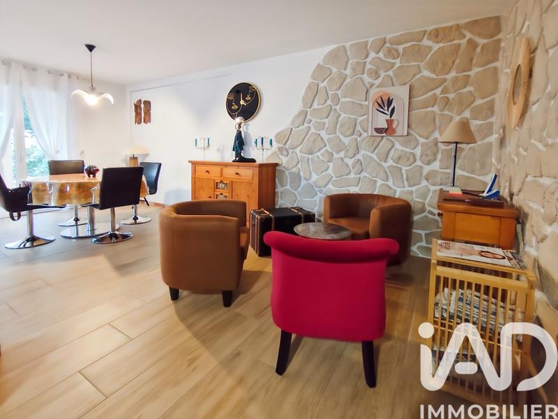 Maison - 99 m² - 4 pièces