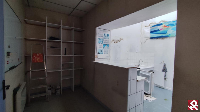 Local commercial - 90 m² - 4 pièces