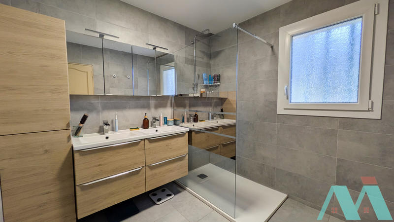 Maison - 104 m² - 4 pièces