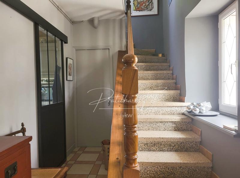 Maison - 251 m² - 8 pièces