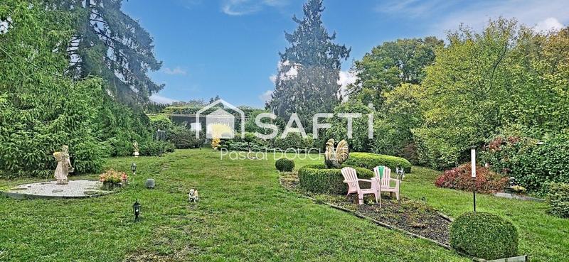 Maison - 218 m² - 8 pièces