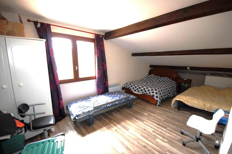 Maison traditionnelle - 353 m² - 10 pièces