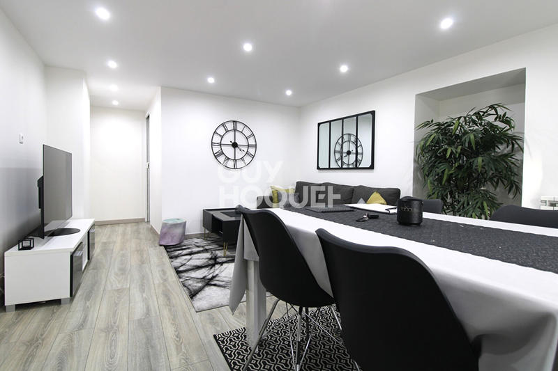 Maison - 211 m² - 7 pièces