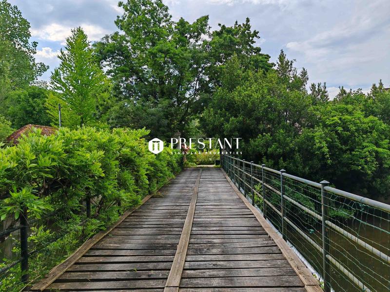 Demeure - 524 m² - 13 pièces