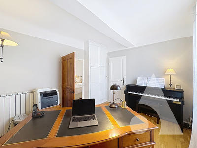 Maison - 250 m² - 7 pièces