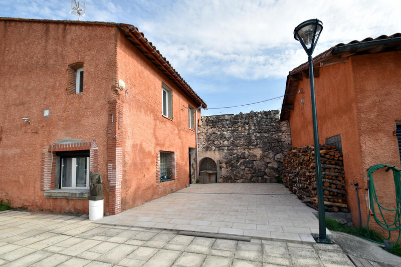 Maison - 220 m² - 5 pièces