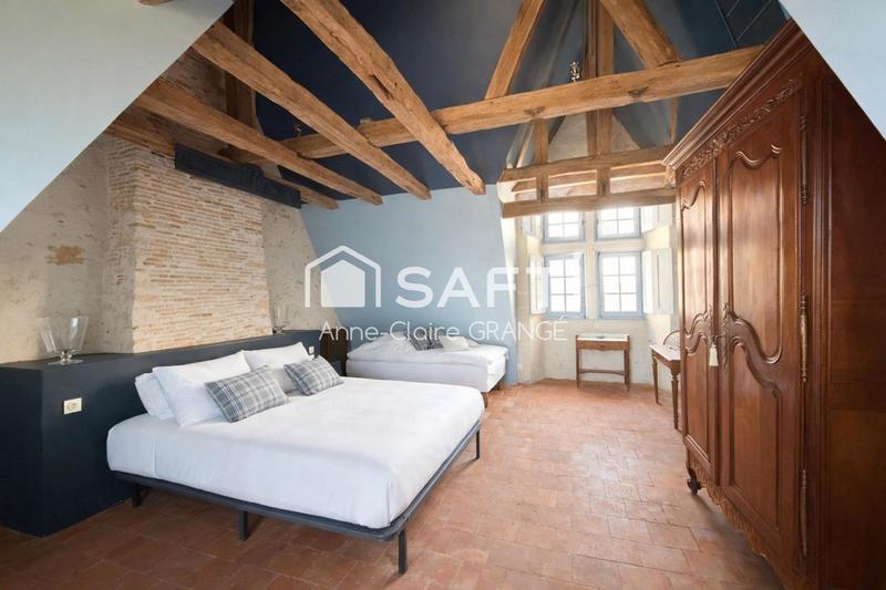 Propriété - 279 m² - 8 pièces