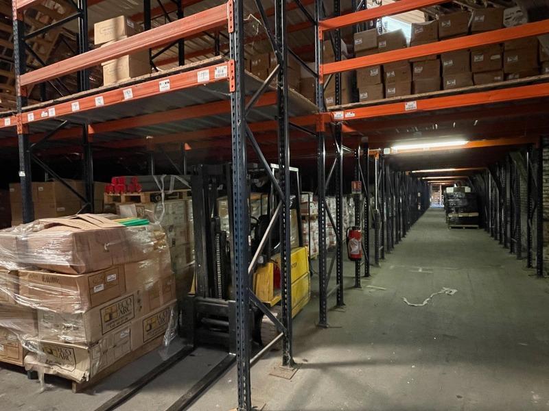 Entrepôt - 1 600 m² - 2 pièces