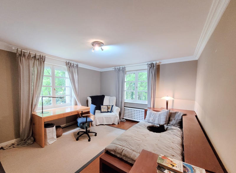 Maison - 275 m² - 12 pièces