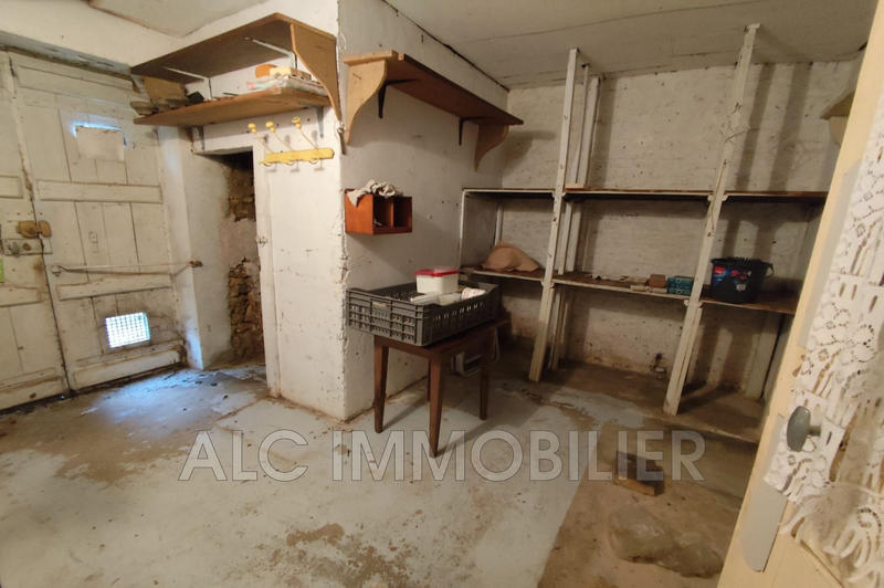 Maison - 151 m² - 1 pièce