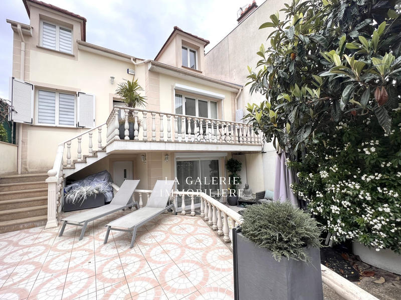 Maison - 186 m² - 8 pièces