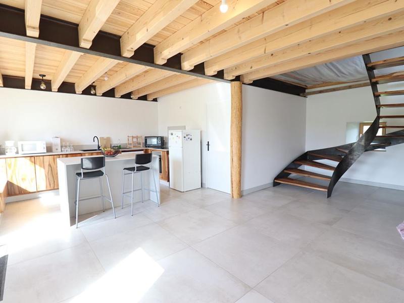 Maison - 250 m² - 6 pièces