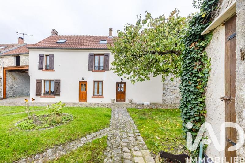 Maison - 151 m² - 8 pièces