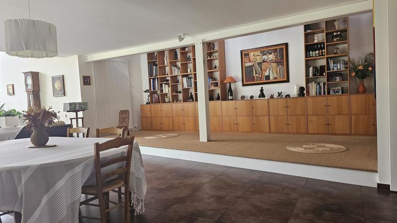 Maison - 232 m² - 11 pièces