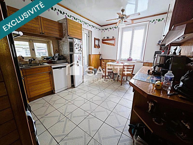 Maison - 159 m² - 8 pièces
